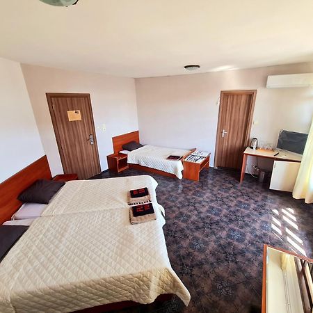 Алми Almi Hotel สวิติ วลัส ภายนอก รูปภาพ