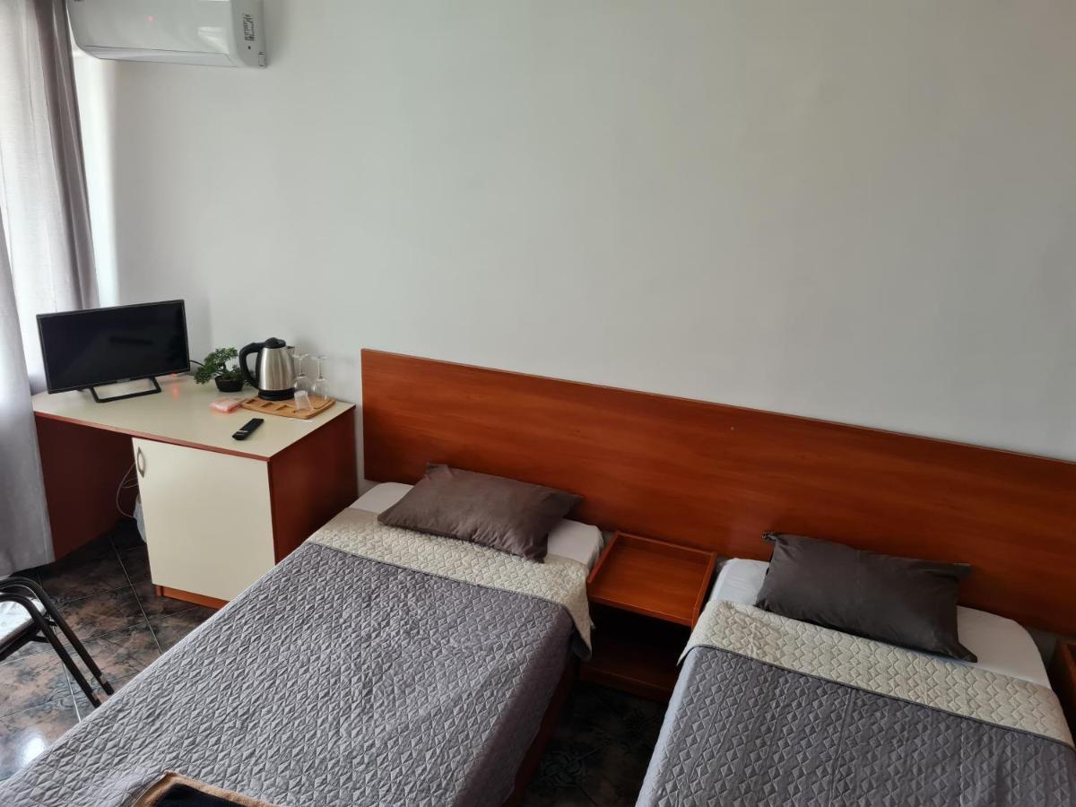 Алми Almi Hotel สวิติ วลัส ภายนอก รูปภาพ