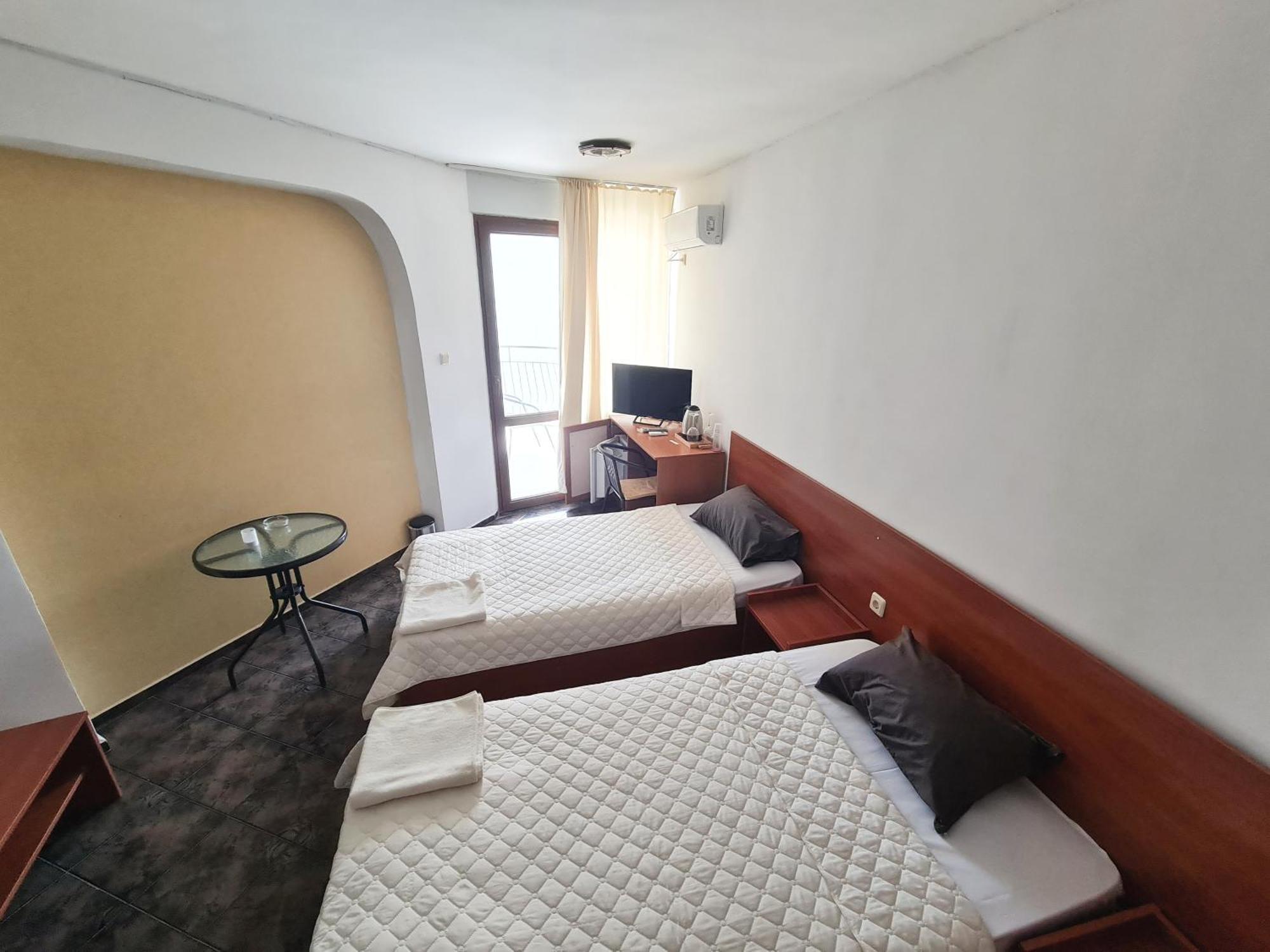 Алми Almi Hotel สวิติ วลัส ภายนอก รูปภาพ